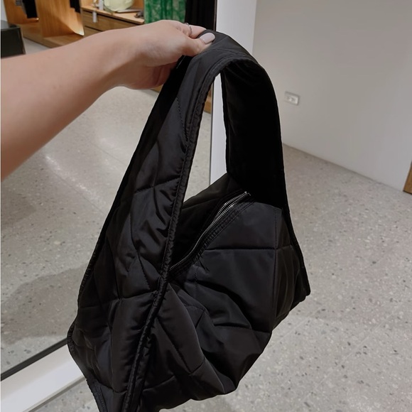 Cos Elegant Black Quilted shoulder bag - Picture 7 of 8